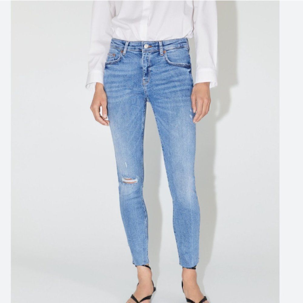 ZARA Stretch Ripped  Raw Hem Skinny Jeans